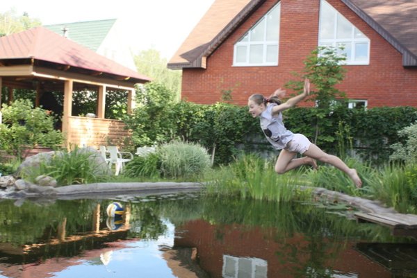 Семья на даче