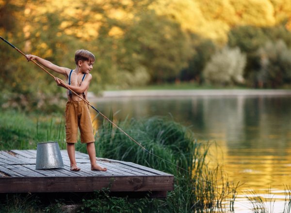 Мальчик Рыбак