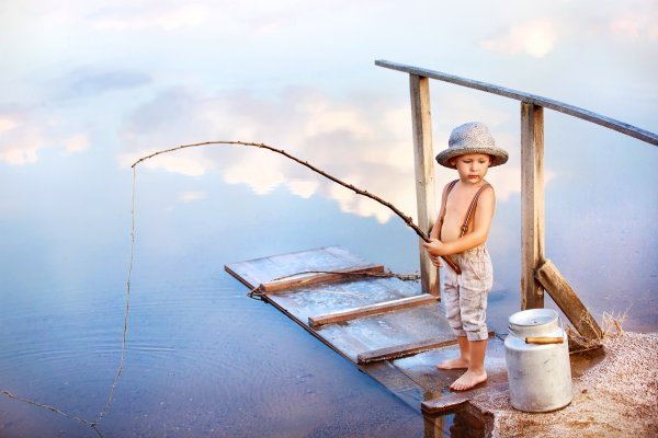 Мальчик с удочкой