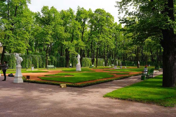 Парк летний сад в Санкт-Петербурге