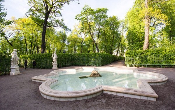 Парк Петра 1 в Санкт-Петербурге
