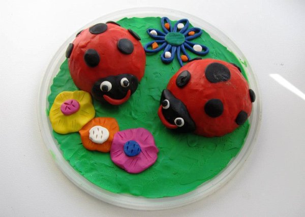 Пластилинография Божья коровка