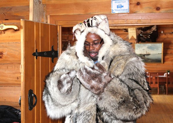 В шубе на море