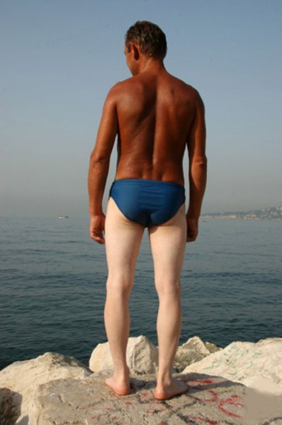 Загорелый человек