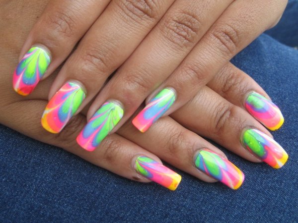 Ногти цветные яркие