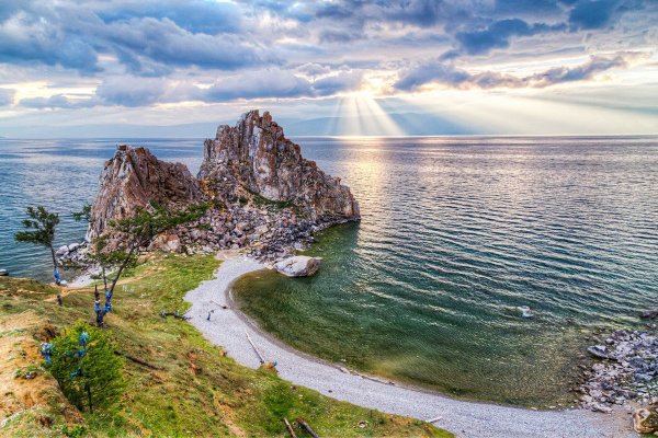 Мыс Бурхан скала Шаманка