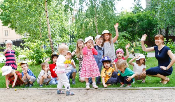 Дети летом в детском саду