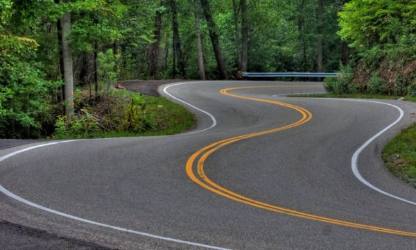 Крутой поворот дороги