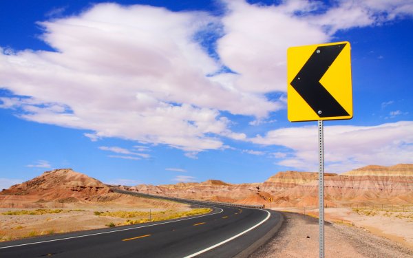 Дорога со знаком