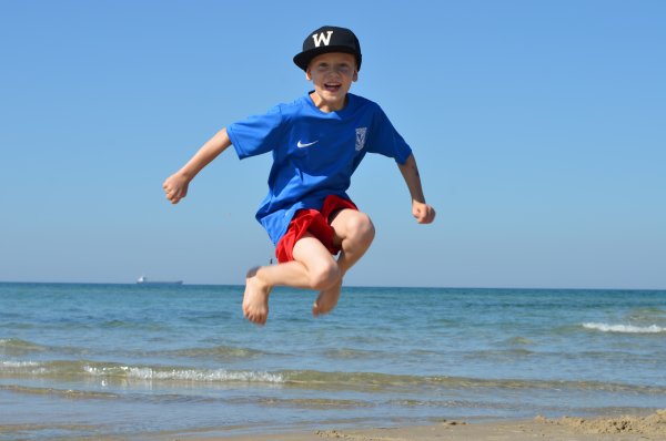 Мальчишки на озере