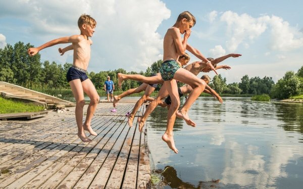 Иллюстрации играющих детей