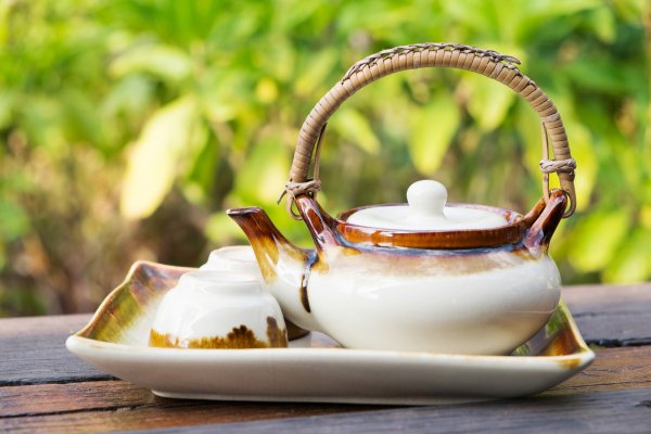 Красивый чай в чайнике