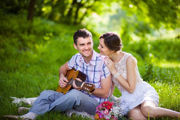 Фотосессия влюбленных на природе