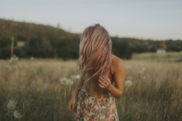 Девушка саспины