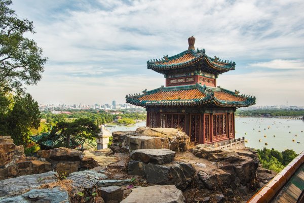 Буддистский храм в природе