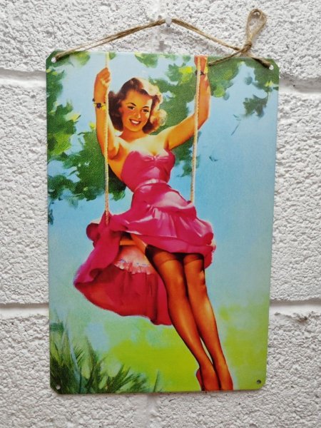 Художник Gil Elvgren