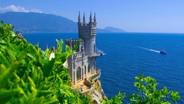 Ласточкино гнездо в Крыму на экран