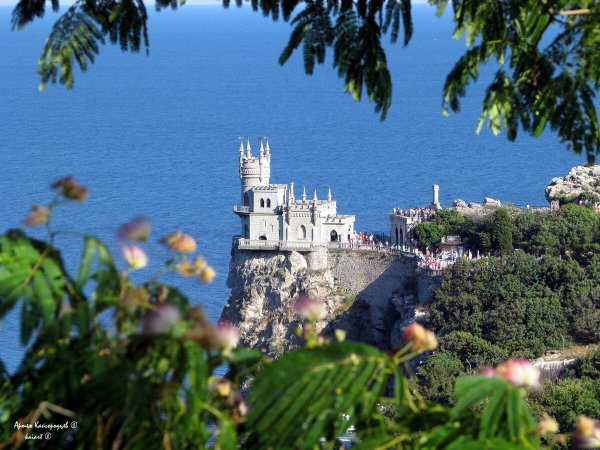 Алушта Ласточкино гнездо