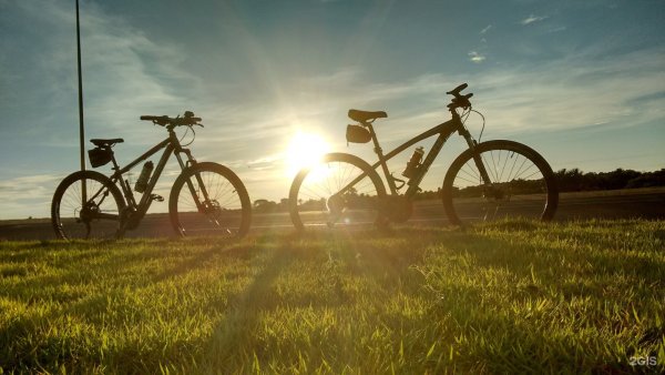 Пейзаж с велосипедом