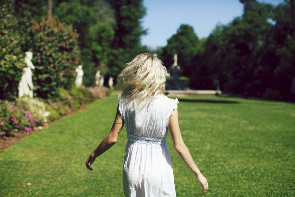 Блондинка со спины