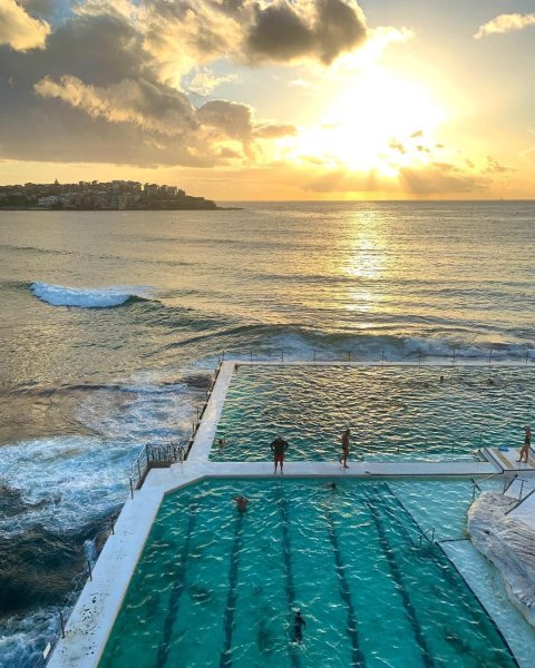 Бассейн пляж