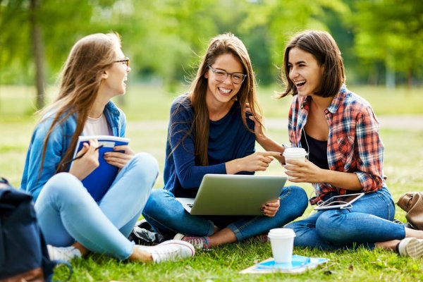 Душа компании у подростков