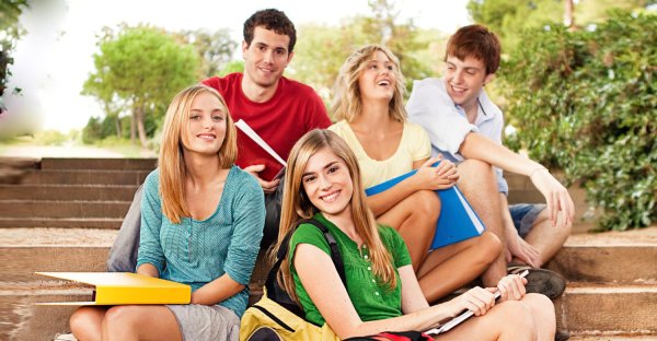 Красивая молодежь