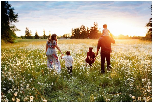 Пикник с семьей на природе