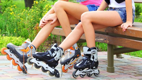 Ноги в роликовых коньках