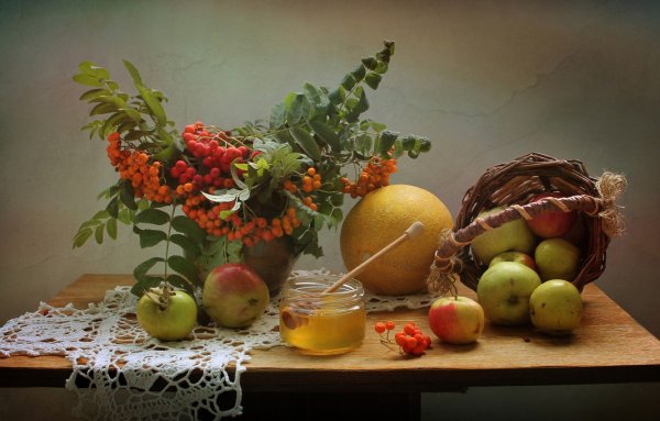 Лето цветы фрукты на столе