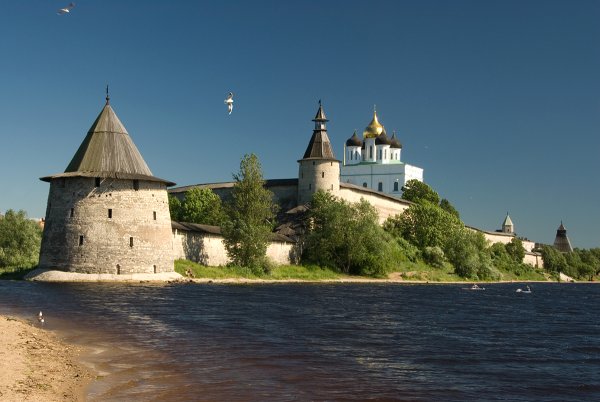 Весенний Псков Кремль