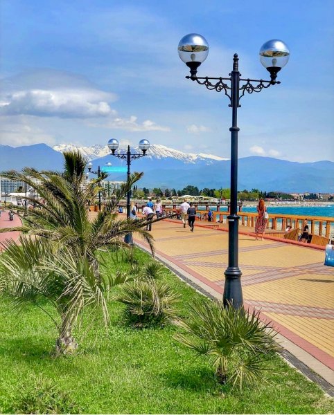 Имеретинская набережная в Адлере
