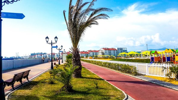 Курортный городок Адлер набережная