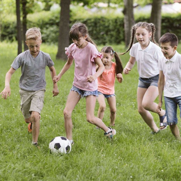 Игры на детской площадке