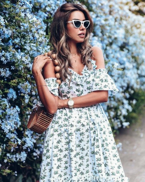 Модная девушка