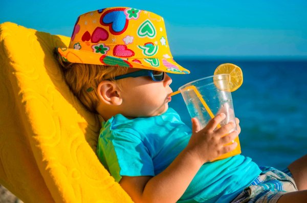 Дети на море