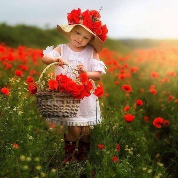 Дети на природе летом