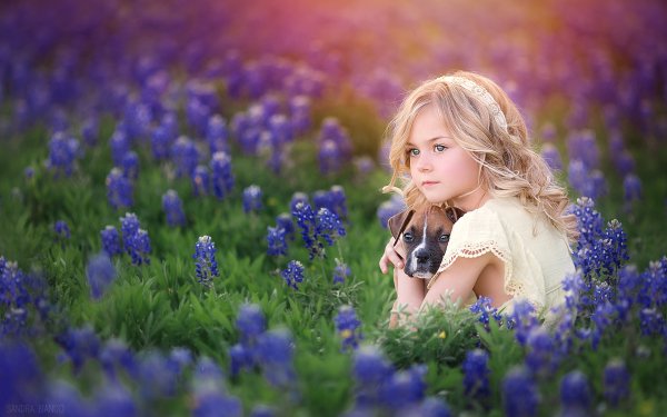 Малышка на природе