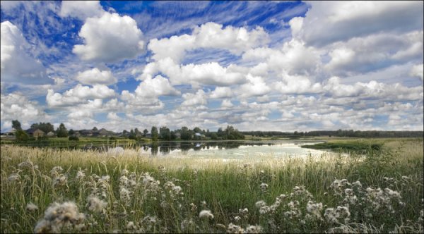 Гляжу в озера синие