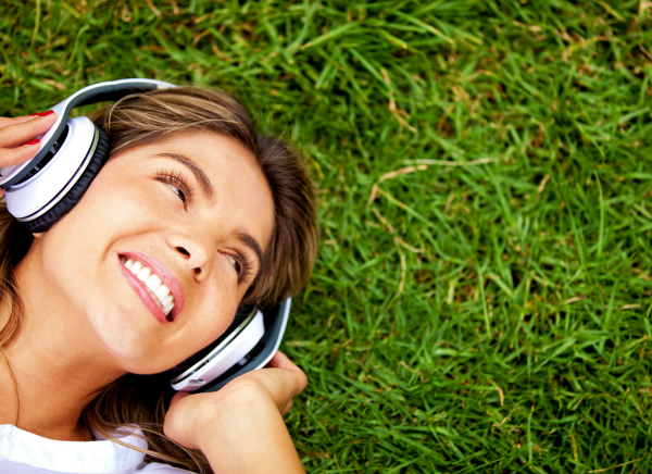 Девушка радость лето