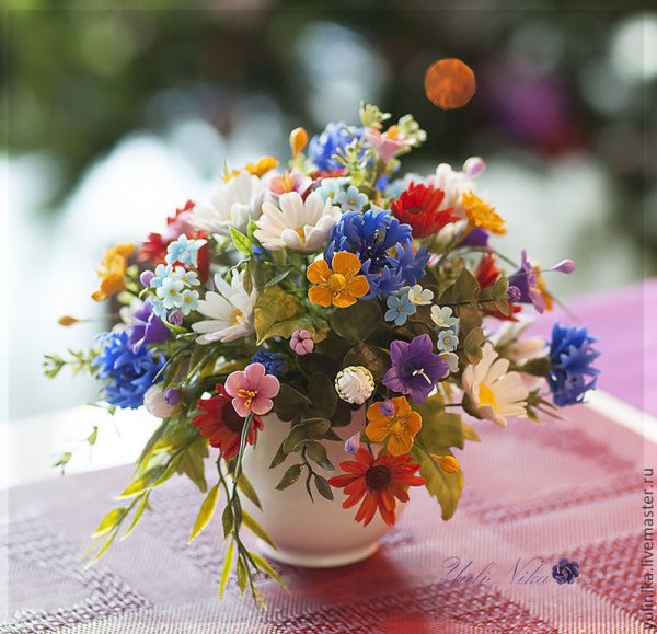 Клубника и ромашки