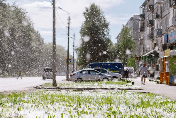 Снег в июле