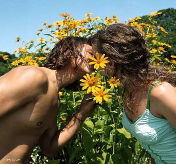 Влюбленные на сеновале