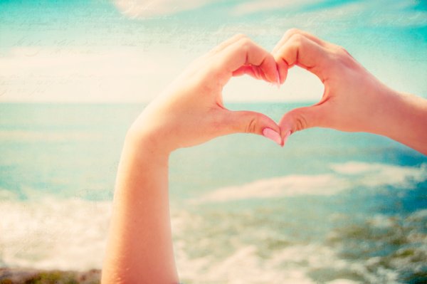 Сердце на берегу моря