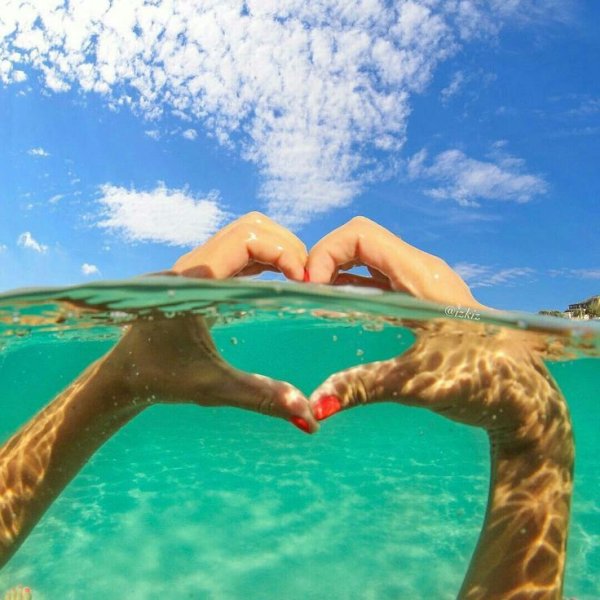 Сердечко на песке