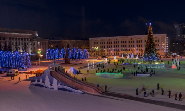 Театральная площадь-корова