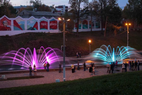 Киров сквер 60 летия СССР фонтаны