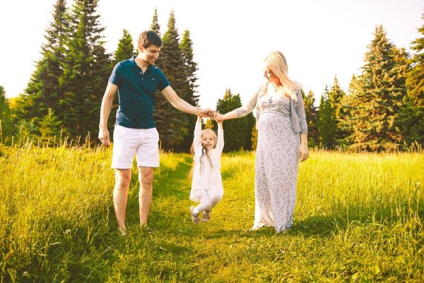 Семейная фотосессия на природе