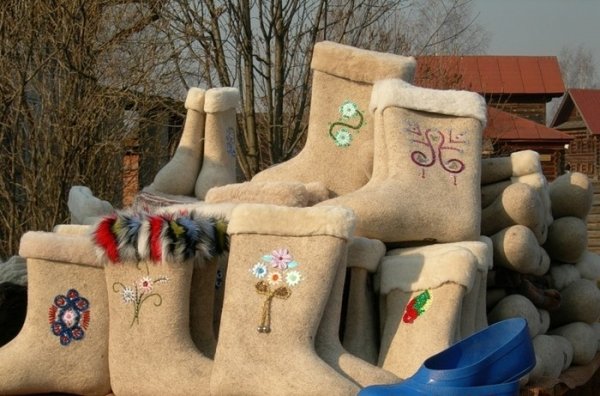 Куча валенок