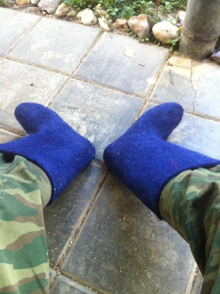 Ноги валенки зима